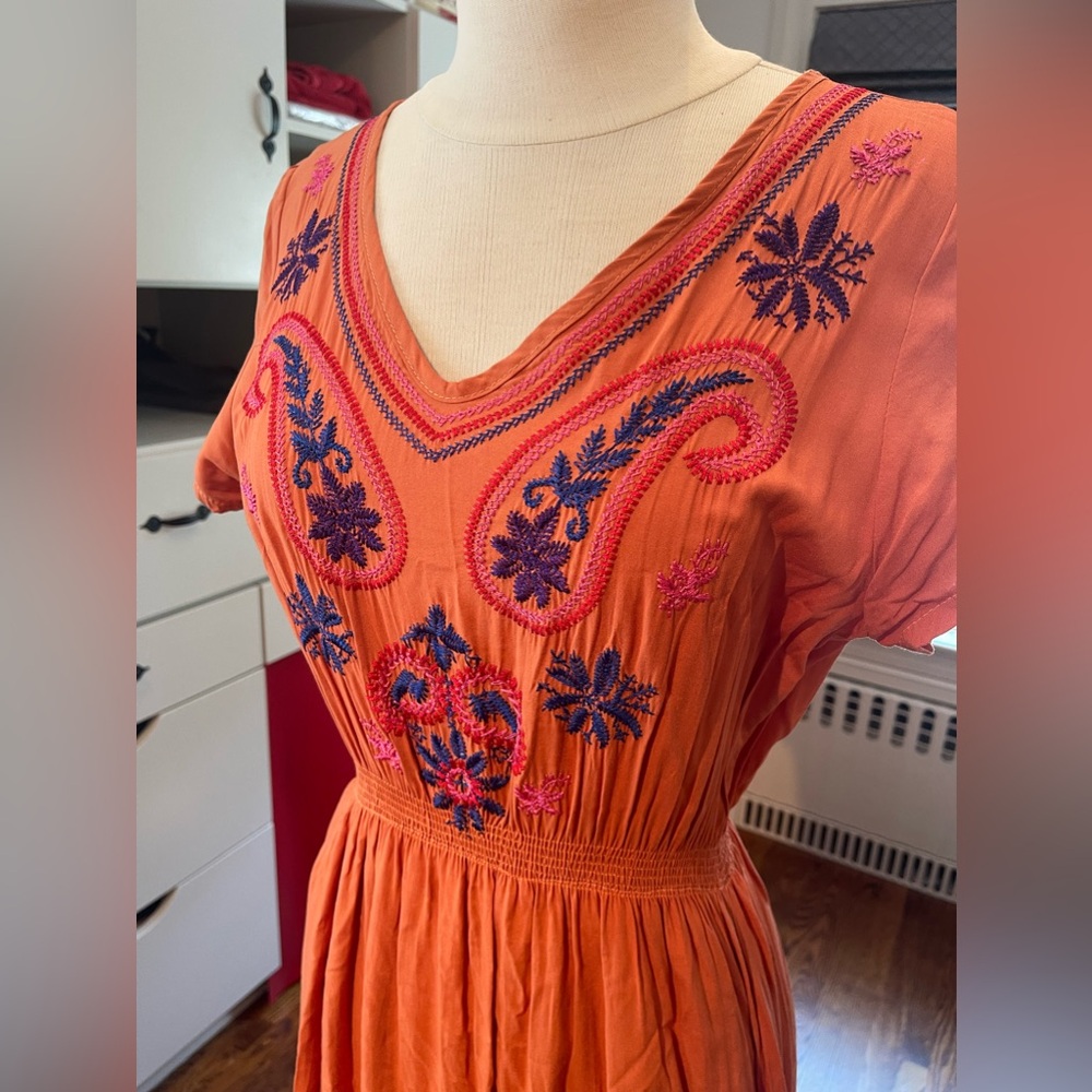 Short sleeve Embroidered Boho Dress fits S/M - Picture 3 of 8